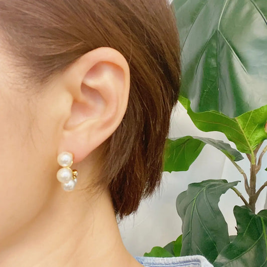 Andante Pearl Mini Hoop Earrings
